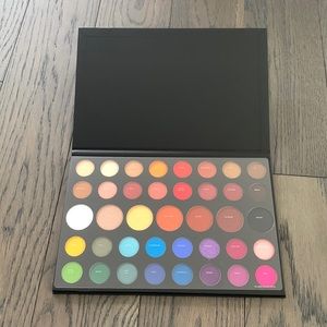 Morphe eyeshadow palette